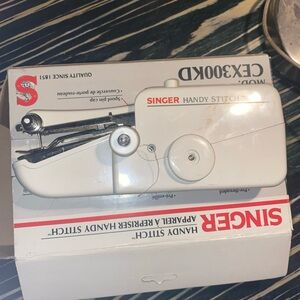 Singer Handy Stitch Portable Sewing Machine